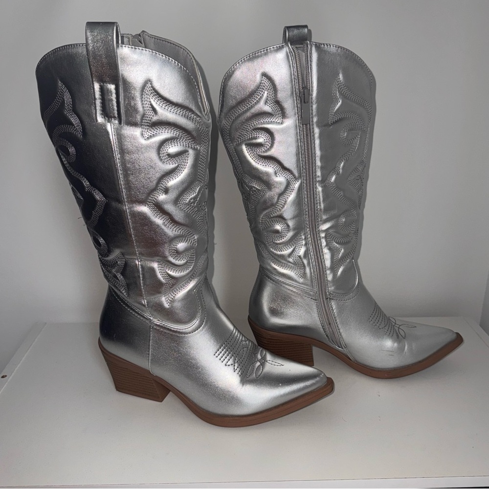Shimmering Silver Heeled Western Boots